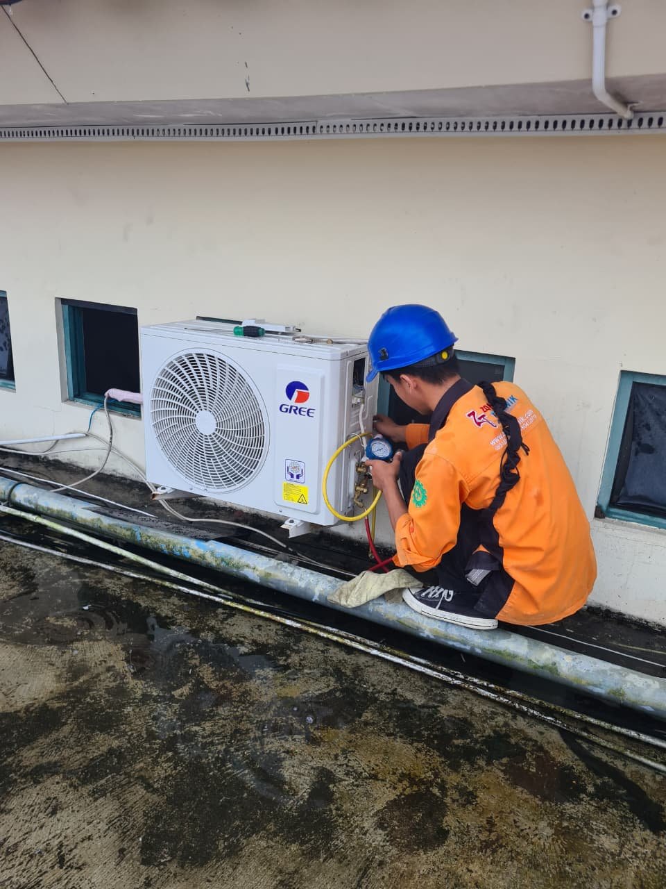 Aktivitas tim Zona Teknik dalam memberikan layanan AC